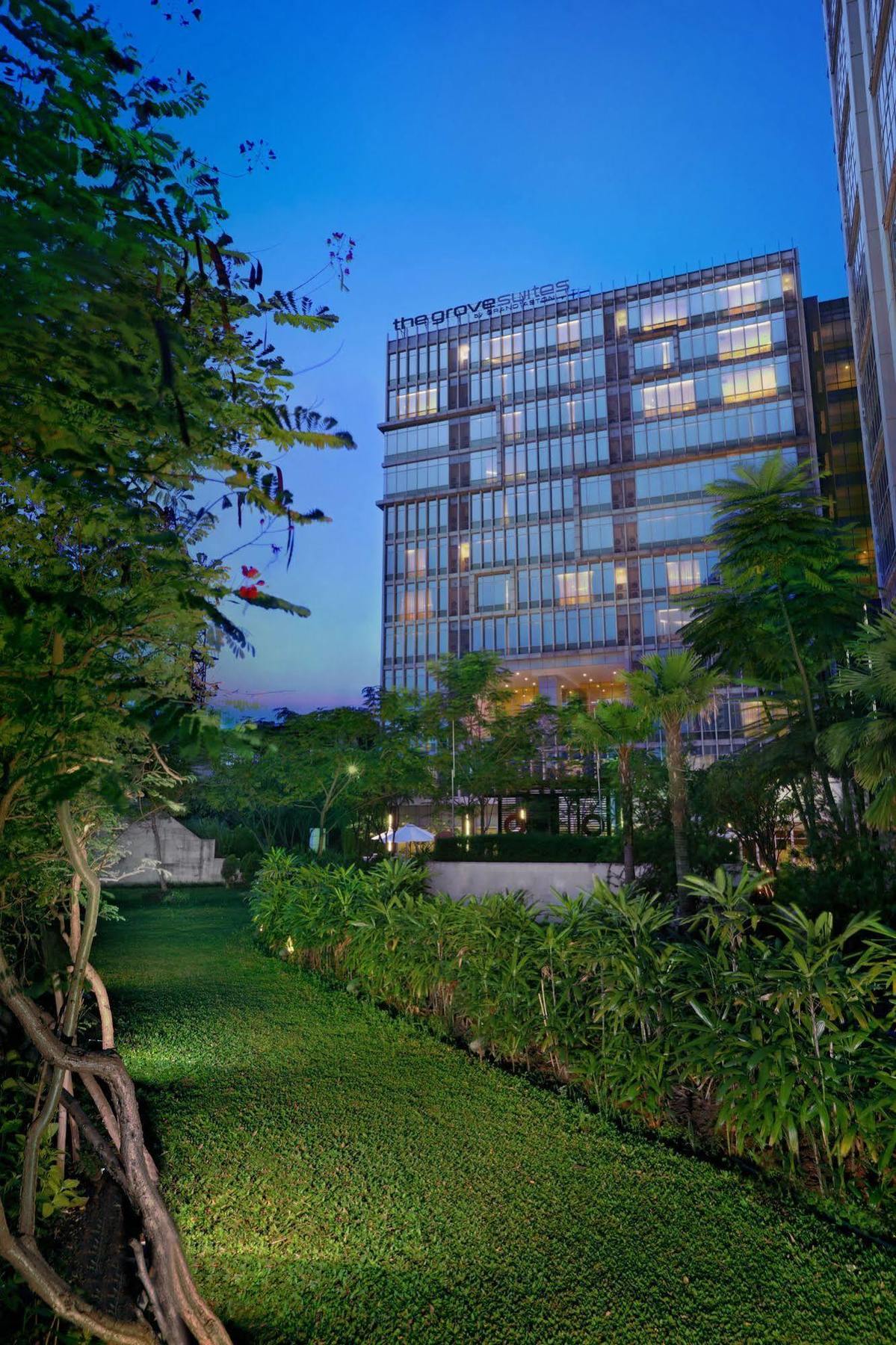 เดอะโกรฟ สวีท บาย แกรนด์ แอสตัน Hotel จาการ์ตา ภายนอก รูปภาพ